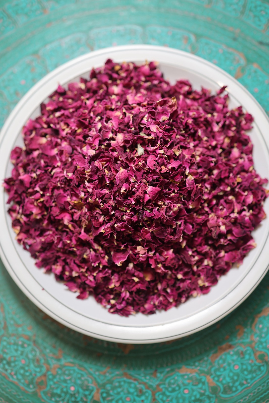 Sun-dried Rosa damascena petals from Kohenoor International, Pakistan — exported to Cuba